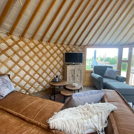 Basic Luxury Yurt 럭셔리텐트 에그몬단덴 후에프